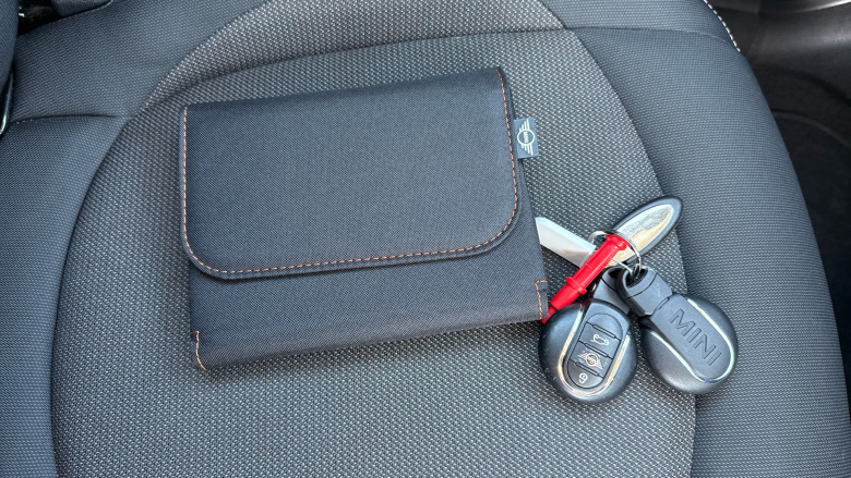 MINI Hatchback 1.5 Cooper Classic 3dr Petrol Hatchback